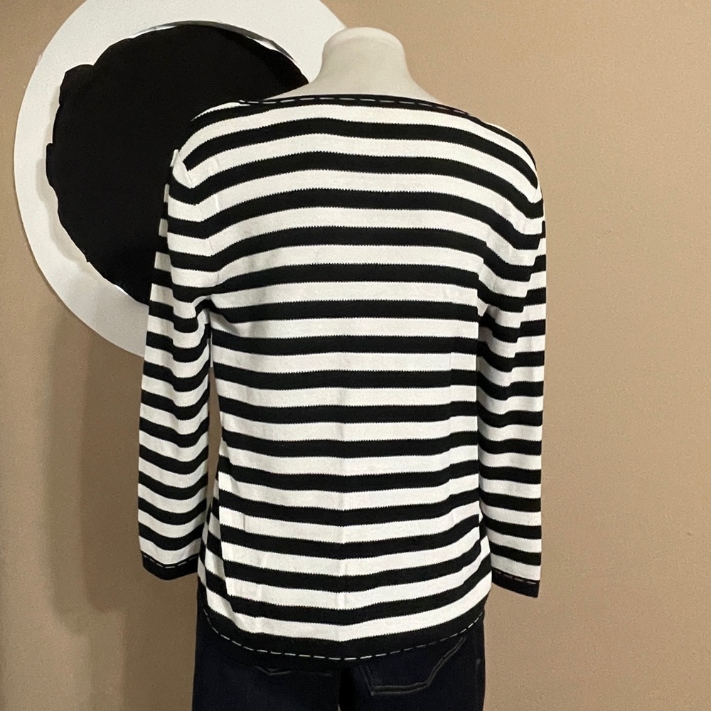 White & Black Boxy Knit Top Round Collar Faux Stitch Detail M/L Stretch - Picture 5 of 9